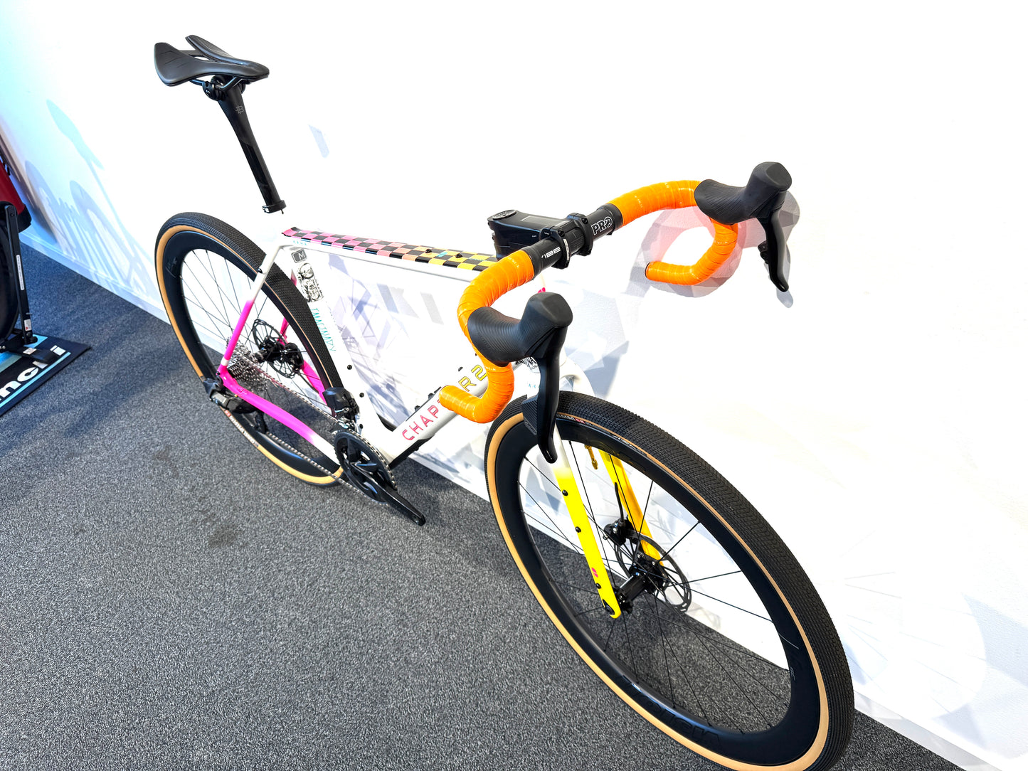 Chapter 2 Kaha, rejsig gravel med Sram AXS